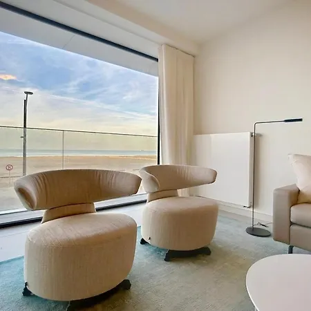 아파트 In Belgium Near The Seaside