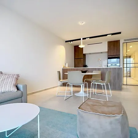 In Belgium Near The Seaside 크노케-하이스트